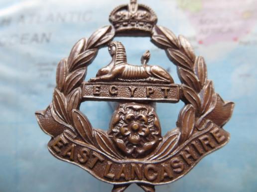 The East Lancashire Regt WW1 Officers FS Cap Badge