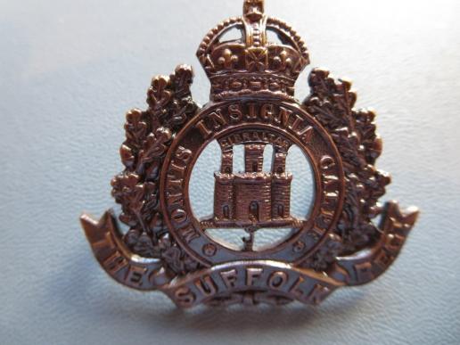 WW1 Suffolk Regiment Officers Bronze Field service Cap Badge