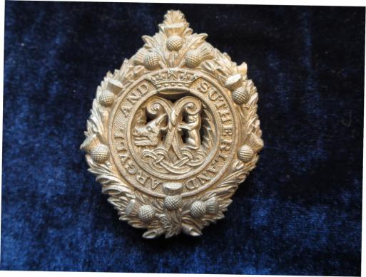 Argyll & Sutherland Highlanders WW2 Bakelite badge