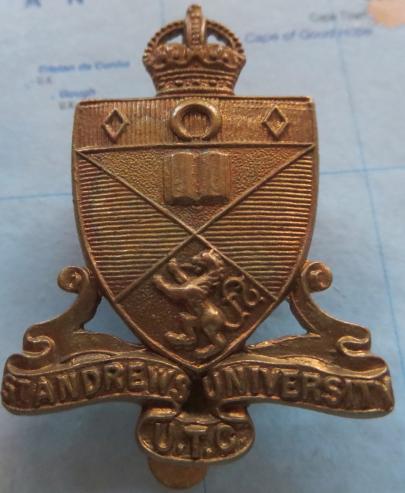 St Andrews University University Training Corps Badge in gilt